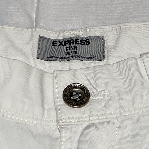 Express men’s white khaki pants 30/30 - Picture 2 of 3